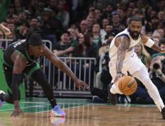 米切尔三巨头联手，篮网得分突破，关键时刻神级表现冲击季后赛！的简单介绍