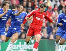 包含SKT带队取胜！，西亚卡姆重要时刻重返赛场观众掌声雷动的词条