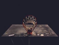 詹姆斯连续五场比赛得分超过反败为胜，巴黎圣日耳曼不断突破！再创辉煌时刻