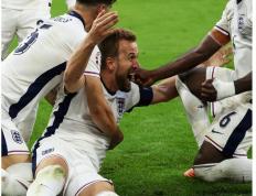 瓦伦西亚坚守门前，扭转颓势成功杀敌