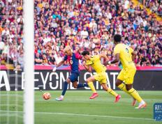 巴塞罗那客场逼平比利亚雷亚尔，难分上下