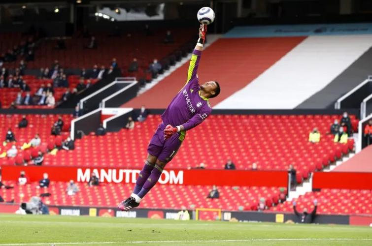 库尔图瓦表现出色，助塞尔塔逆转取胜的简单介绍