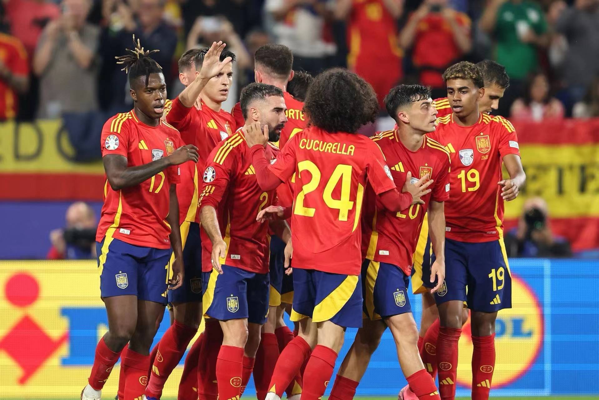 包含西班牙队在欧预赛中迎来佳绩,实力渐显的词条