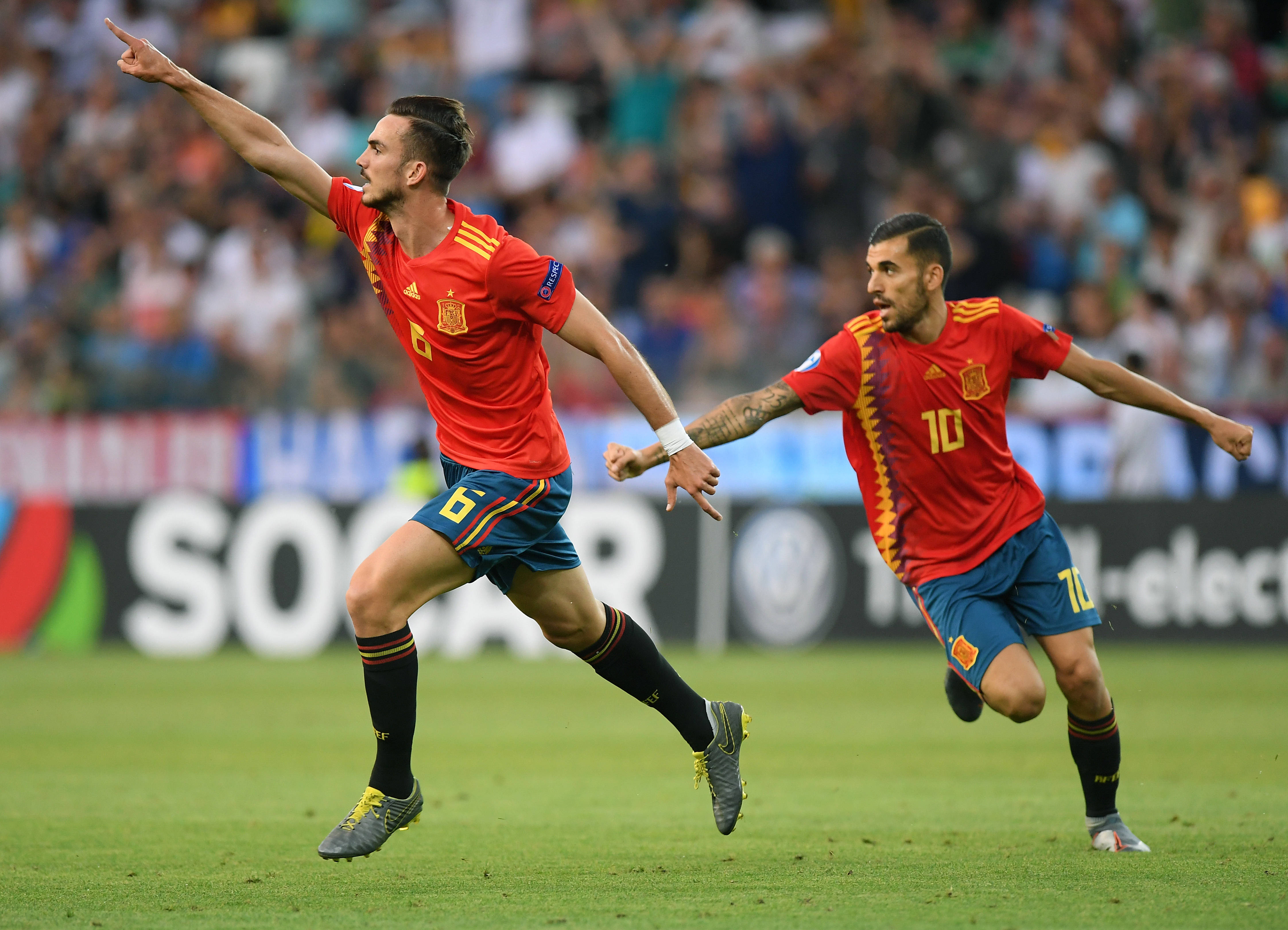 包含西班牙队在欧预赛中迎来佳绩,实力渐显的词条