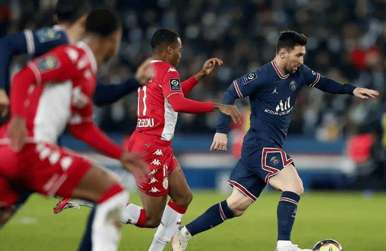 马赛主场战胜摩纳哥，展现强大实力