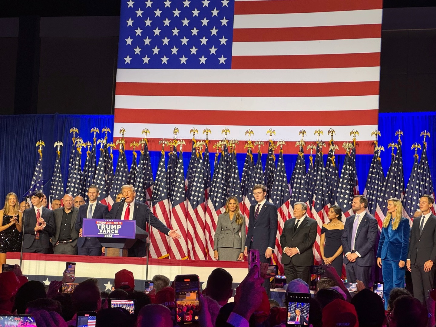 直击现场!联赛中美国队如何完成夺冠?的简单介绍