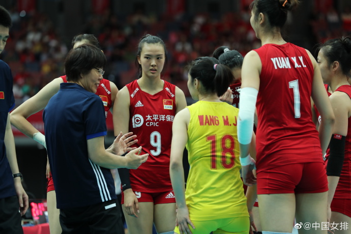 连胜终结!韩国队排球赛事中意外险胜对手的简单介绍