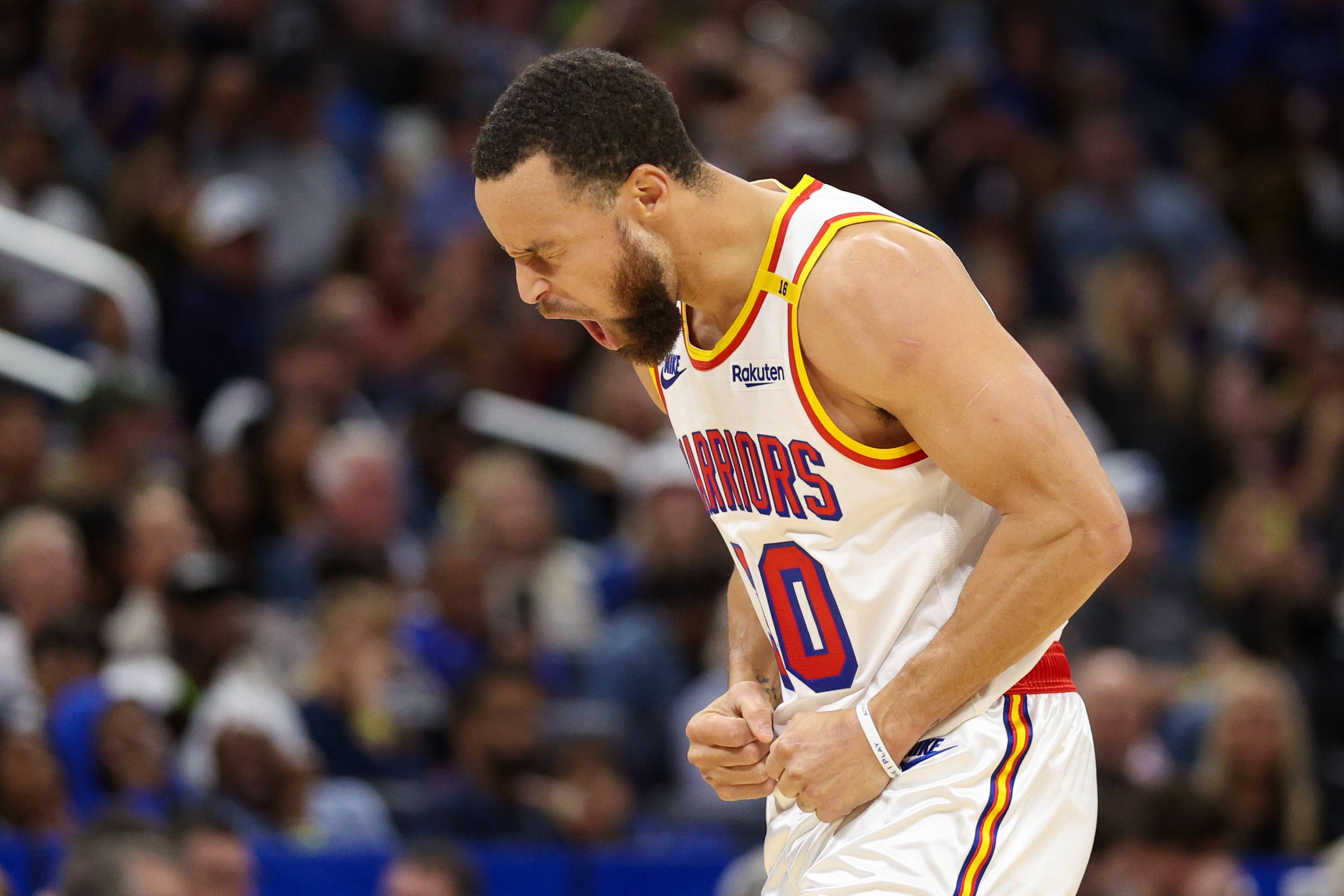 库里狂砍火箭分，状态爆棚迎来新赛季高光！