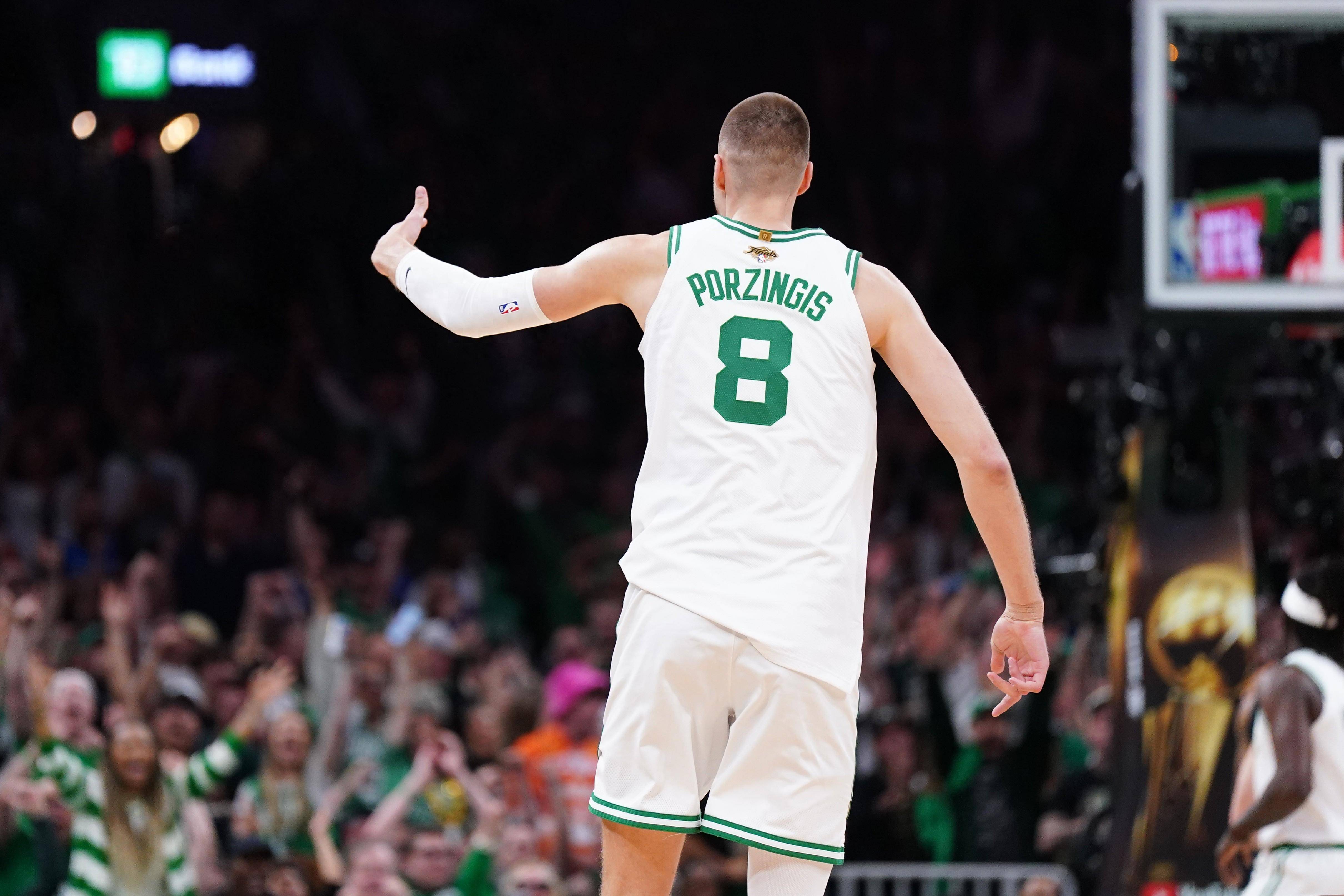 波尔津吉斯官方公布新规，险胜引发争议，湖人球迷热议！