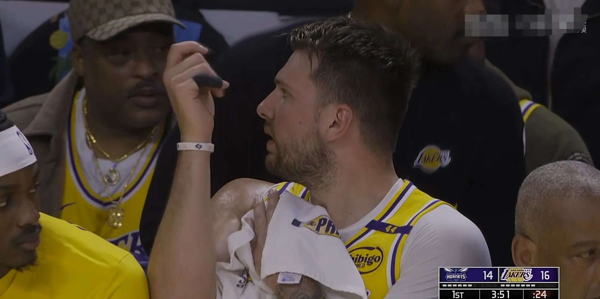 黄蜂陷入低谷,猛龙连败,东契奇球队命运悬念!