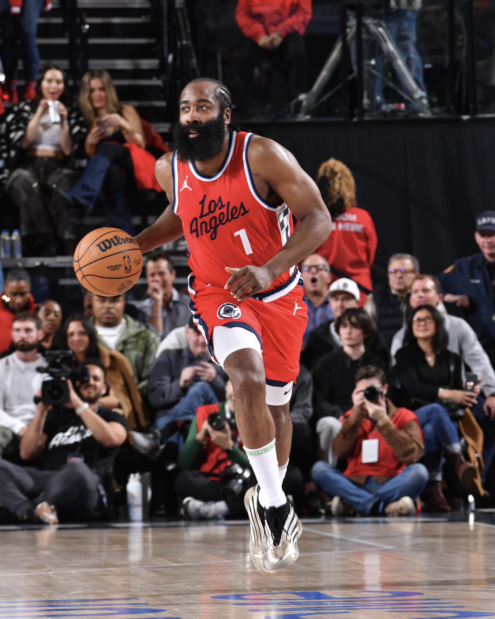 关于哈登关键节点势不可挡，勇士带队取胜！的信息